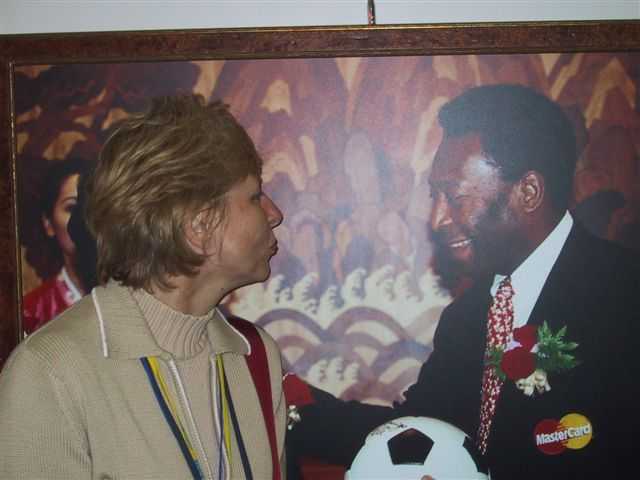 Pauline meets Pele