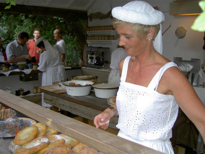 Gip's pics - Doughnut lady