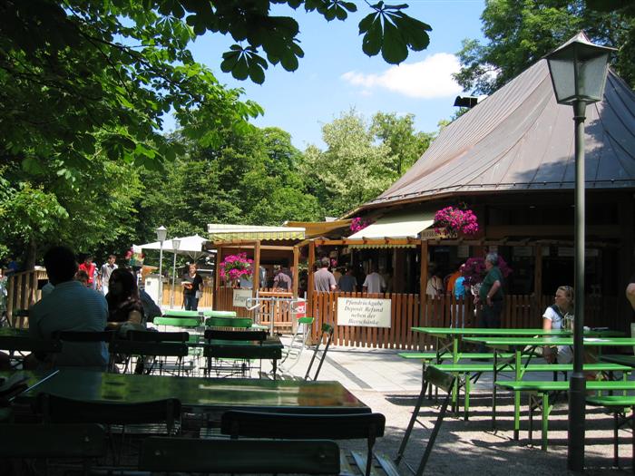 Pete's pics - A biergarten in the Englischer Garten