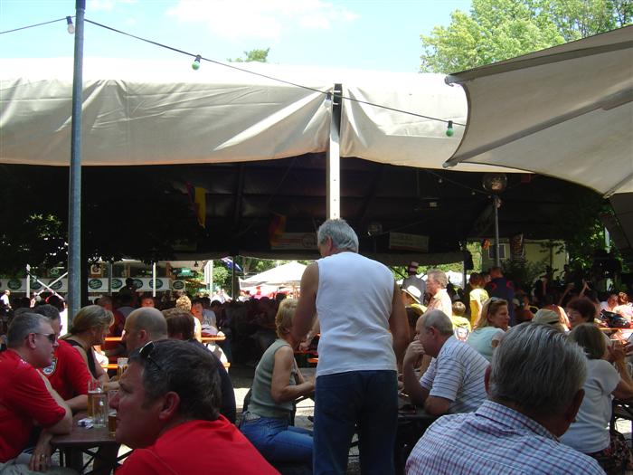 Biergarten in park next to Hauptbahnhof